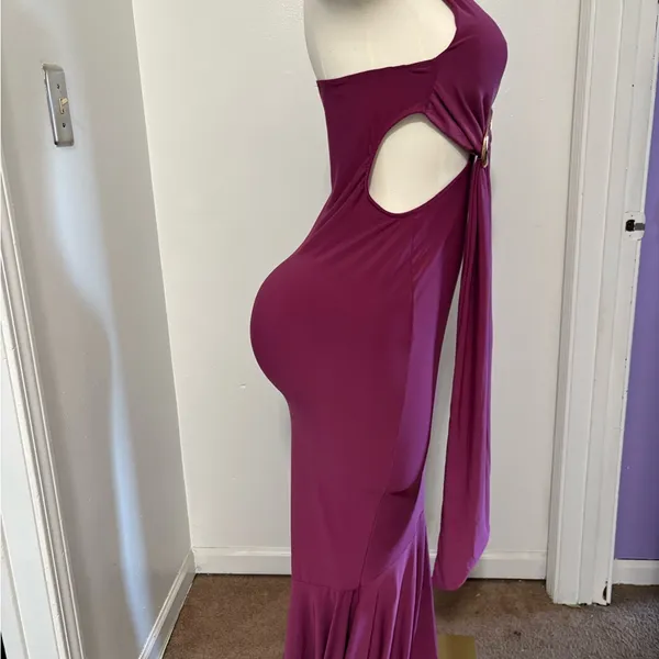 Backless Plunge Maxi Dress in Plum with Gold Ring Detail NWT Large - Image 2