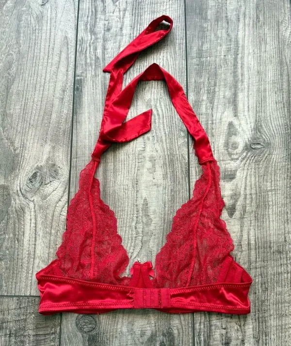Victoria’s Secret Valentine’s Day lingerie bra - Image 3