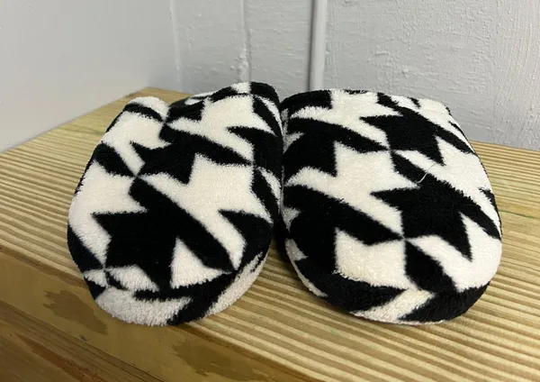 Women’s Slippers - Image 2