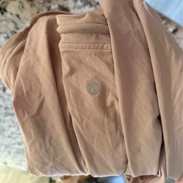 Lululemon Cropped Long Sleeve Mesh Hem Top Blush Pink Size 8 - Image 4