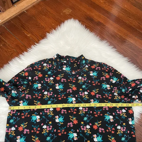 Black Floral Top PInk Orange Teal Mock neck Knit Blouse NWOT size large - Image 6