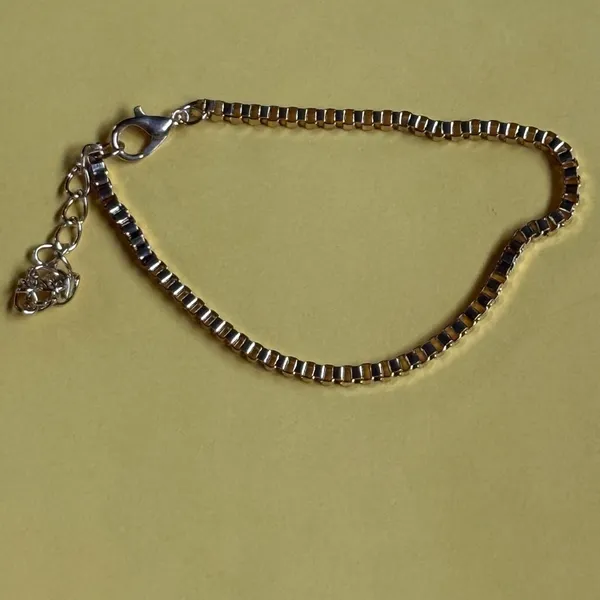Gold Box Chain Bracelet - Image 3