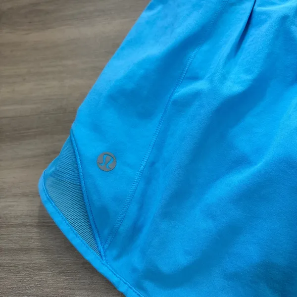 Lululemon Hotty Hot High-Rise Lined Short 2.5" Kayak Blue Light Women Size 8 - Image 4