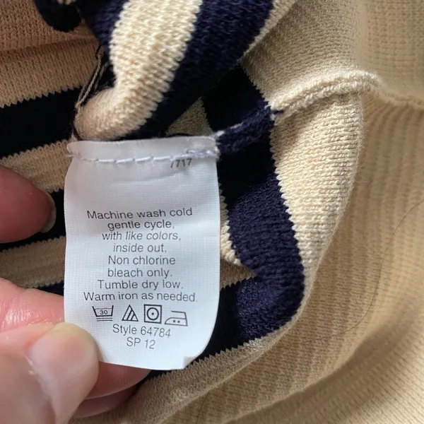 J. Crew Ivory and Dark Navy Pullover Sweater Size Medium - Image 7