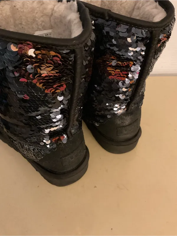 UGG women Black blue sparkle Sequin Classic Short Boots US 9 - Image 7