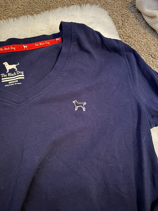 The Black Dog navy v-neck longsleeve - Image 2
