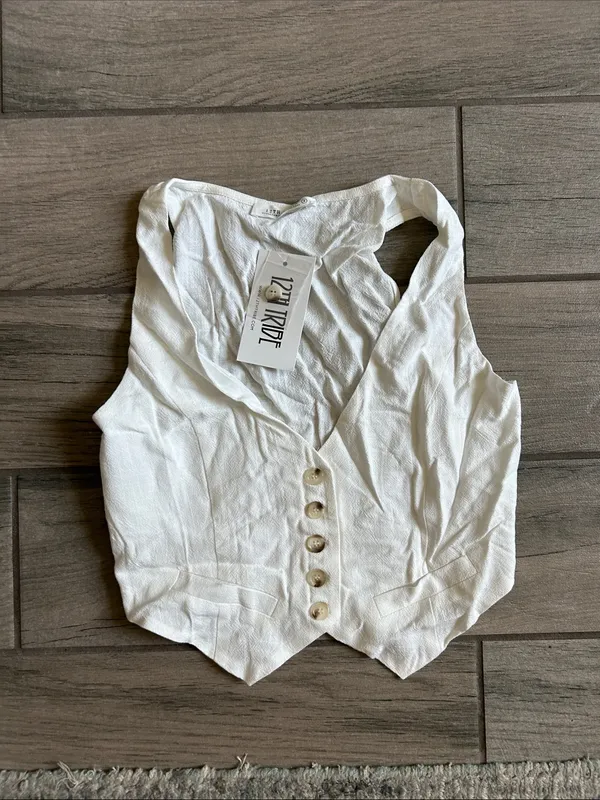 12th Tribe White Button-Front V-Neck Cropped Tank - Image 2