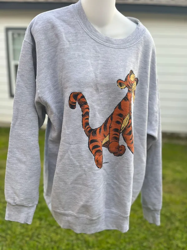 Disney s tigger Crewneck - Image 2