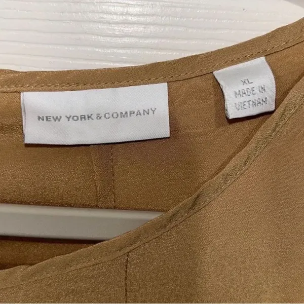 New York and Company Beige Sleeveless Top(Size XL) - Image 5