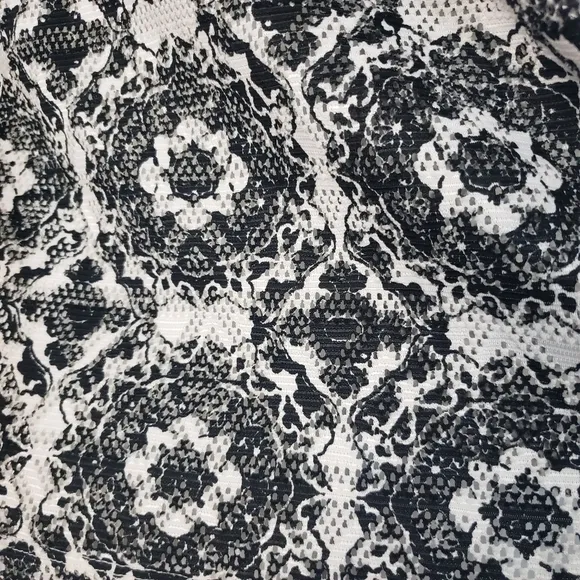 One Clothing Geometric Medallion Print Sleeveless Tank Top Blouse Black White Lg - Image 3