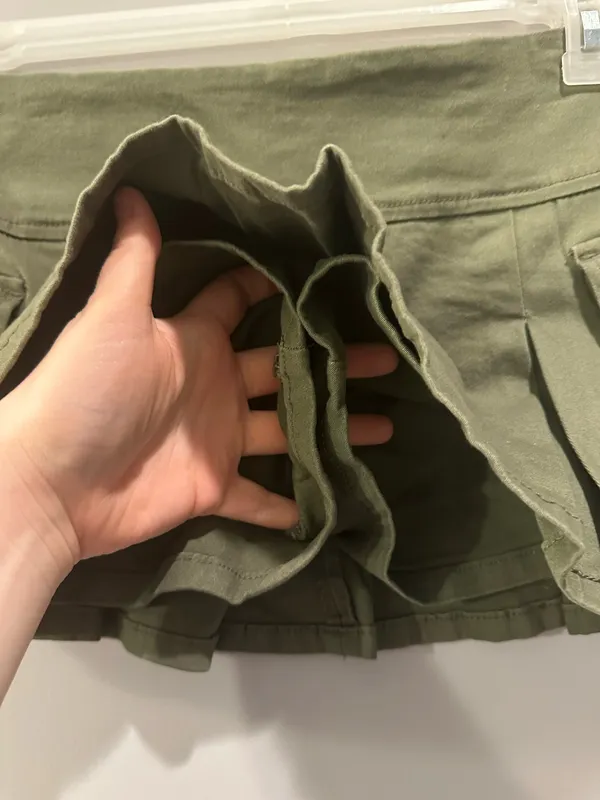 Almost Famous Army Green Low-Rise Pleated Mini Skort - Image 4