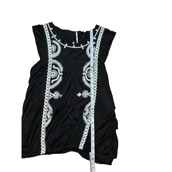 Free People DOS SEGUNDOS‎ Black/White Embroidered Batwing Top Sz M - Image 14