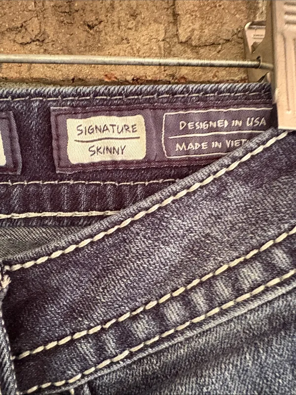 Miss Me Indigo Washed Skinny Jeans with Distressed Accents - Image 3