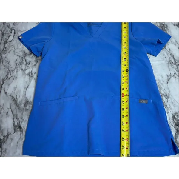 Figs Women’s V-Neck Scrub Top Blue shirt size XS - Image 6