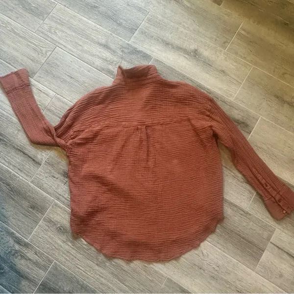 Abercrombie & Fitch Oversized Crinkled Gauzy Shirt Rust Orange Button down Large - Image 3
