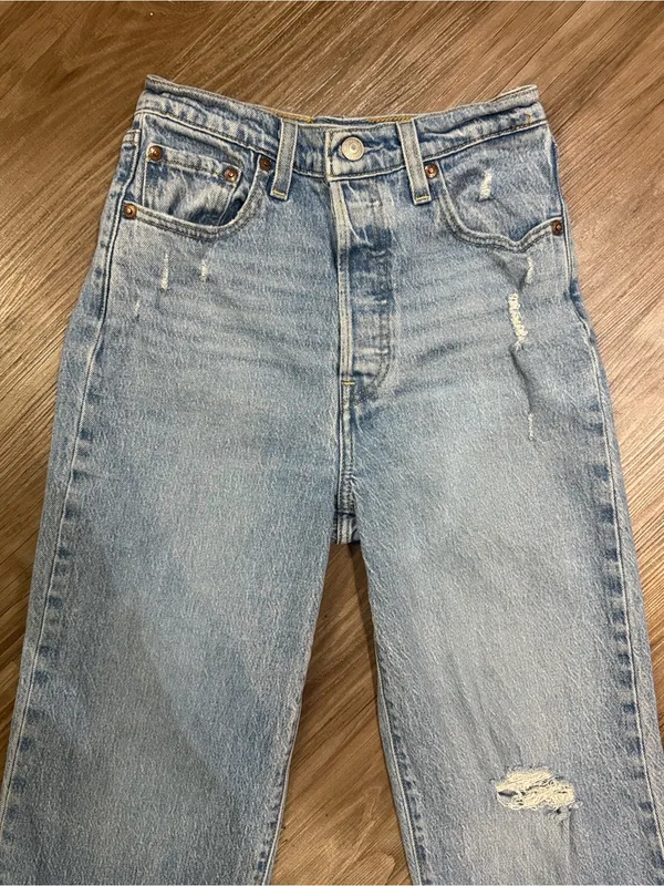 Levi’s Premium Ribcage Straight Ankle Jeans 26 Samba Done Distressed $108 - Image 3