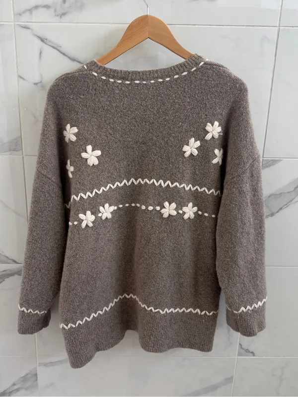 Zara Taupe V-Neck sweater - 77% wool & yak fiber - oversized slouchy style XS/S - Image 5