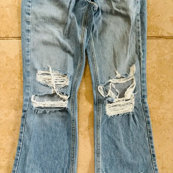 Urban Outfitters BDG Wilco Flare Jean WOMENS 24 Raw Hem Crop High Rise Ripped - Image 3