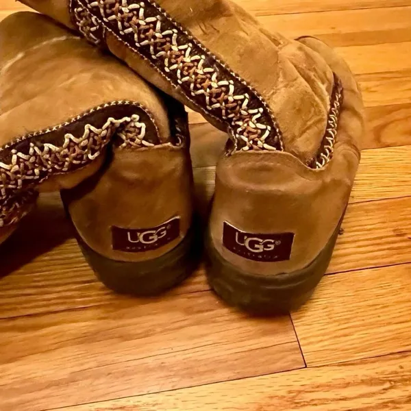 UGG Brown Suede Boots with Knit Accents - Image 4