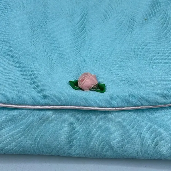 Vintage padded intimates bag. Satin with rose decor. - Image 2