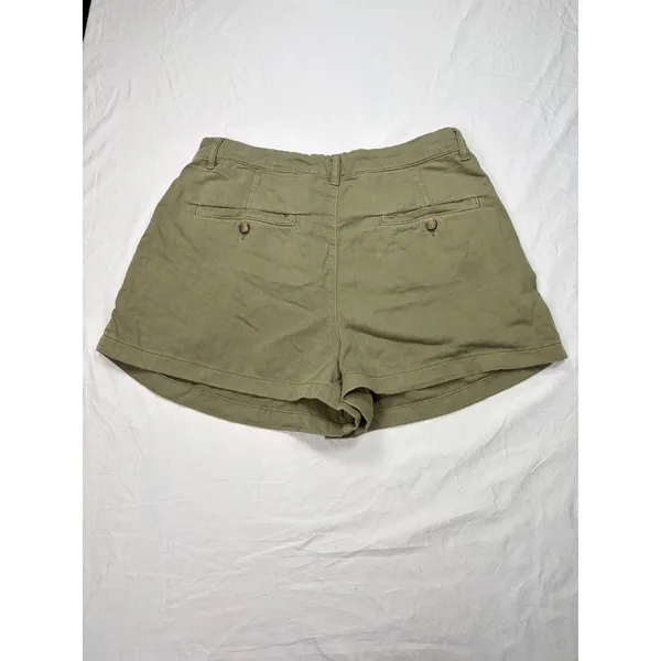 Free People Billie Chino olive green high rise pleated shorts. Size 8. boho - Image 4