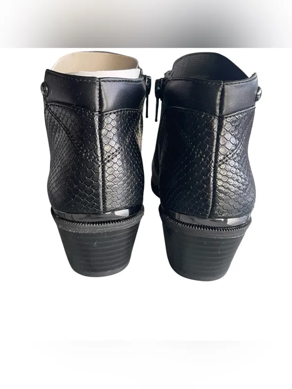 Simply Vera Vera Wang Skylark Faux Leather Black Booties 5.5 NEW - Image 4