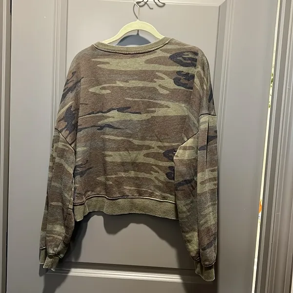Z Supply Cropped shirt - Image 2