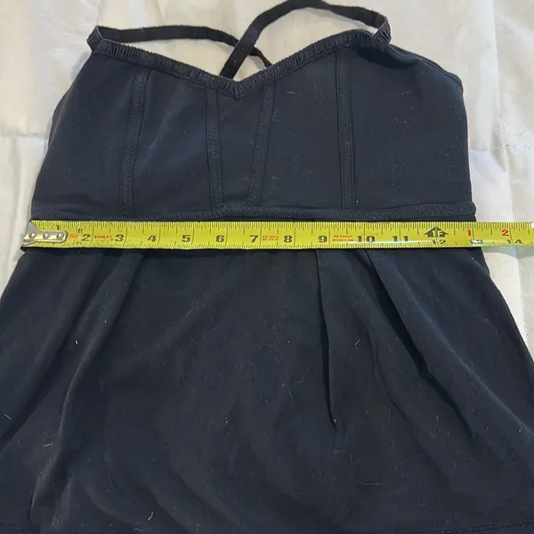 Lululemon Women's Black Tank - Image 9