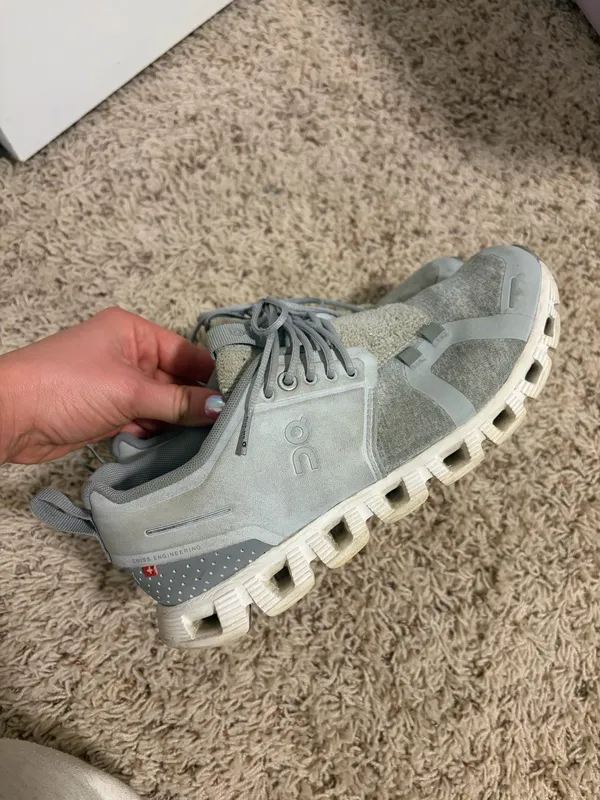 Grey On Cloud Women’s Size 8 - Image 2