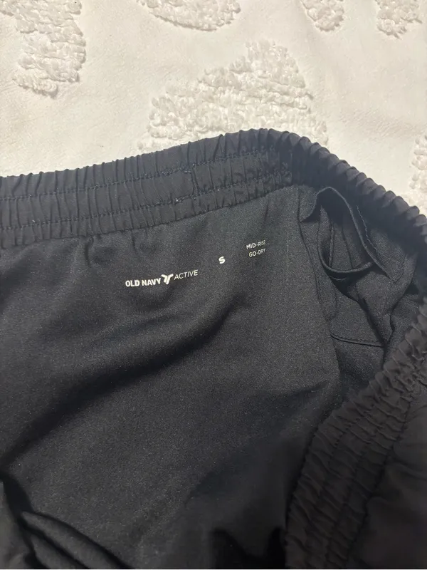 Old Navy Black Women's Athletic Drawstring Shorts - Lightweight - Image 3