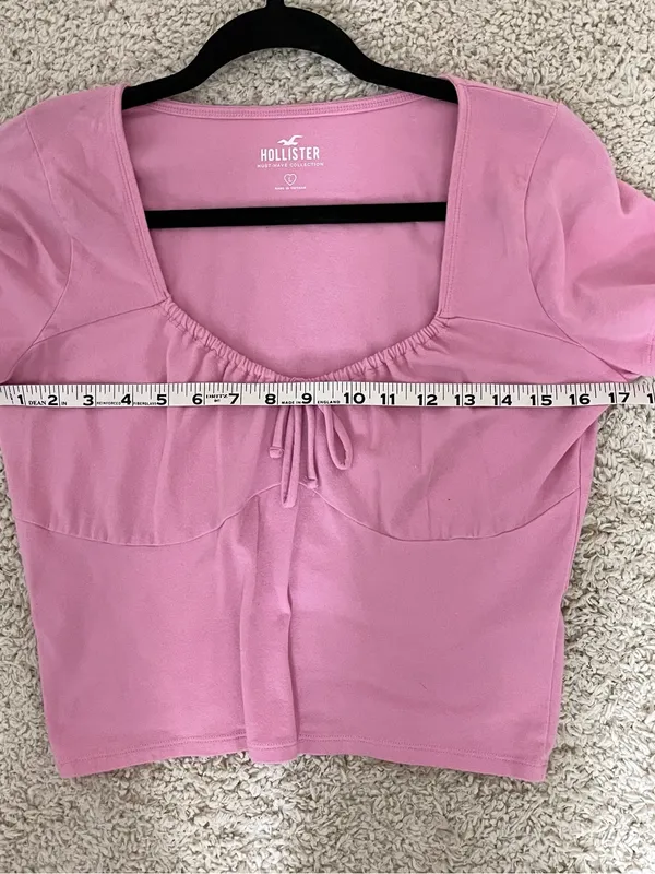 Hollister Light Pink Scoop Neck Cropped Tee with Front Tie - Image 3