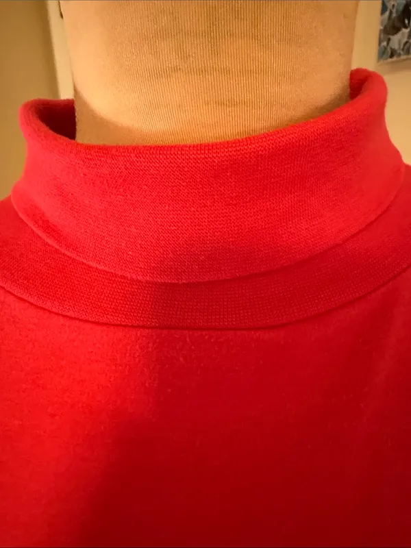 Women's Red Turtleneck Long - Image 2