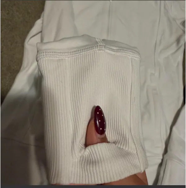 Aritzia TNA Full-Zip - Image 3