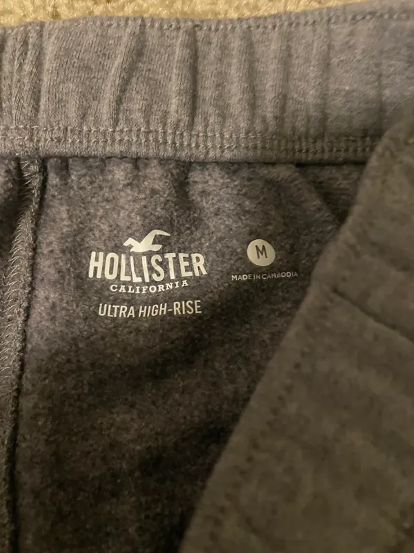 Hollister Gray  Sweatpamts - Image 2