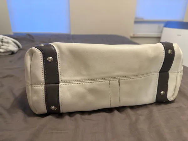 Vintage Carly Coach Bag - Image 2