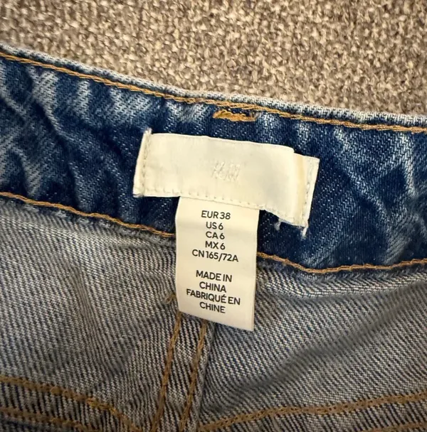 H&M High-Waisted Shorts Denim - Image 2