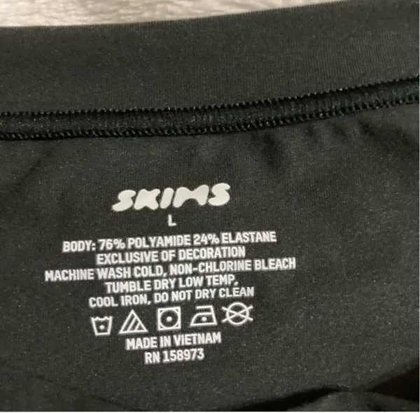 SKIMS Fits Everybody Long Sleeve T-Shirt L - Image 4