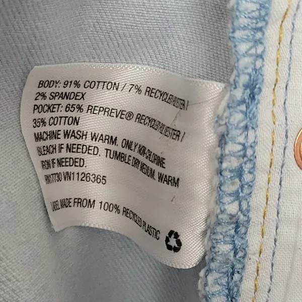 Universal Thread Denim Shorts Sz 6 Light Blue High Rise Midi Button Fly Fray Hem - Image 5