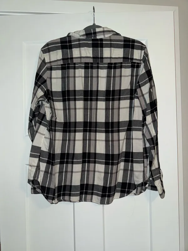 American Eagle Black and white flannel - Image 2