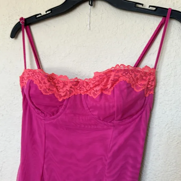 HOUSE OF CB 'Aiza'‎ Raspberry Lace Trimmed Maxi Dress NWOT size XS - Image 5