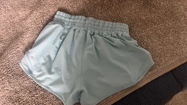 Hotty Hot Lululemon Shorts High-Rise 2.5" - Image 6