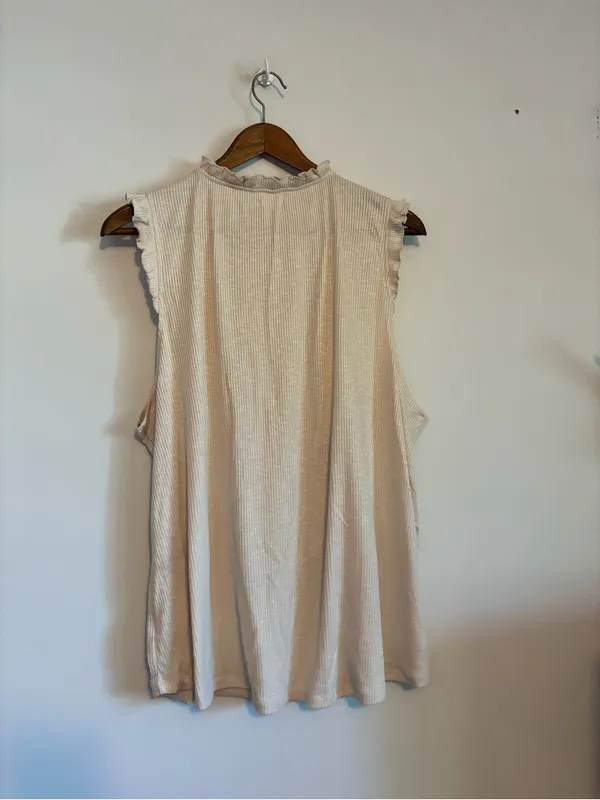 Maurices NWT Beige Tan Vineyard Ribbed Sleeveless Ruffle Trim Tank Top Shirt - Image 5