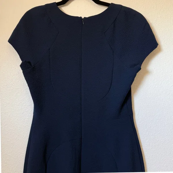 Black Halo Jackie O Sheath Dress Navy Blue Textured Crepe Size 8 2583984 - Image 5