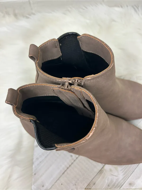 Naturalizer Madalynn Gore Water Repellent Bootie Size 9.5 - Image 2