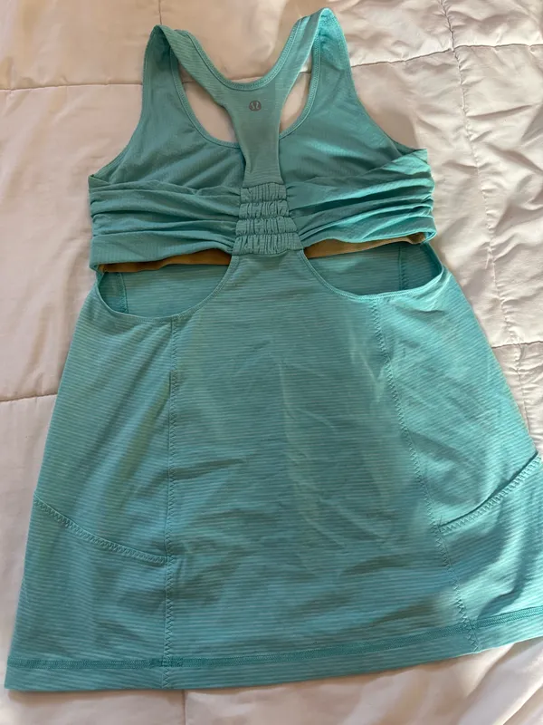 Lululemon Racerback Tank Top Aqua Blue Striped Built-In Bra Size Unknown - Image 3