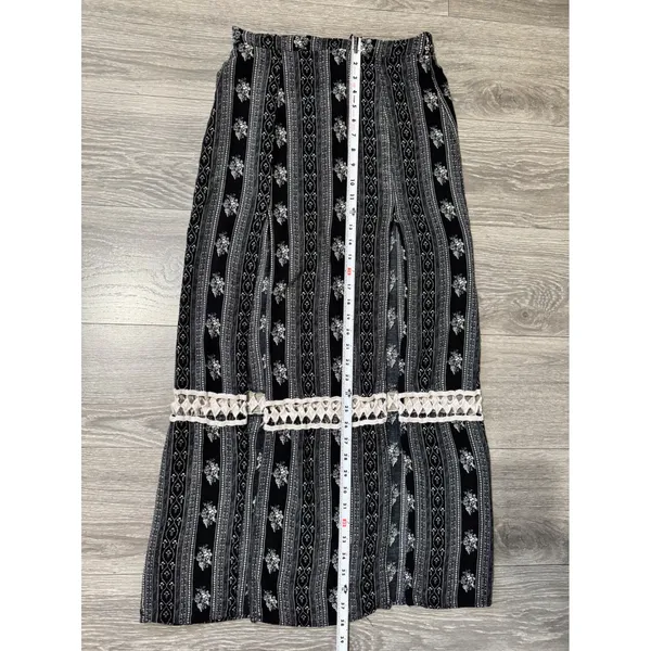 Bohemian Solemio Maxi Skirt M Black White Floral Striped Double Slit‎ Crochet - Image 7
