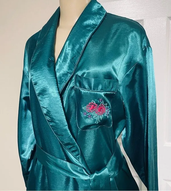 Cachet Classic Wrap Robe size S Green - Image 2