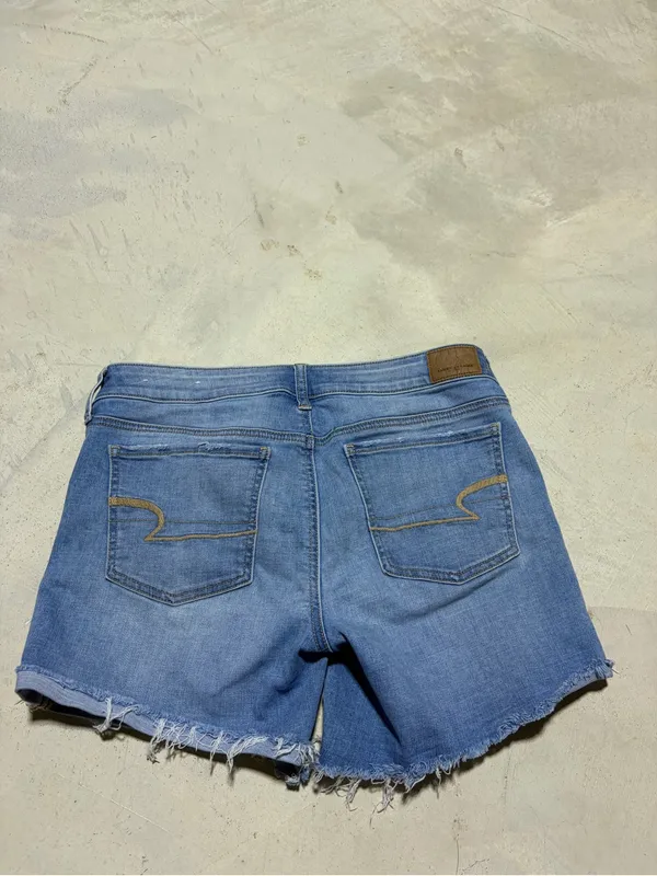American Eagle Outfitters Women’s Midi Denim Shorts 8 - Image 4
