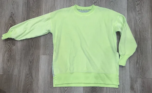Aerie Women’s Lime Green Soft Fuzzy Sweatshirt Size XS - Image 3