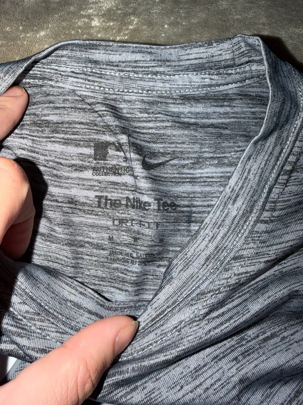 Nike Grey MLB Sox tshirt - Image 4